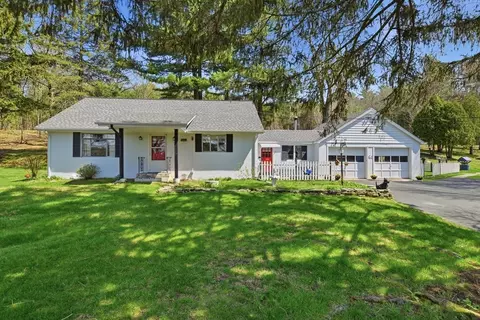 61 Beech St, Palmer, MA 01069
