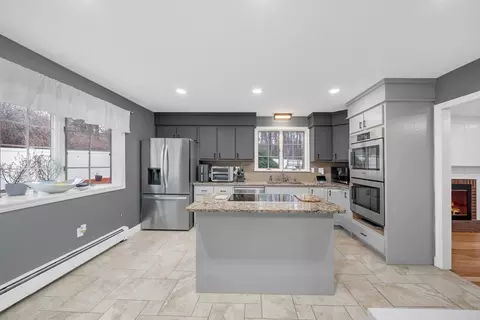 Kitchen - 5 Bedros St, Windham, NH 03087 photo 1 of 4