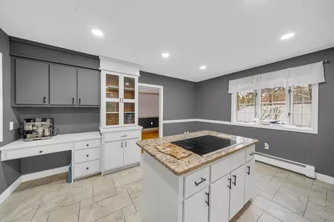 Kitchen - 5 Bedros St, Windham, NH 03087 photo 2 of 4