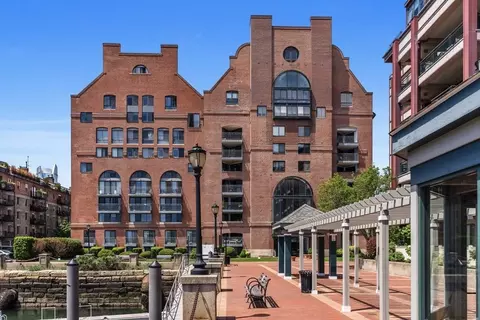 357 Commercial St #8, Boston, MA 02109