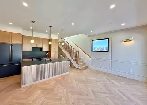 219 Saratoga St #4, Boston, MA 02128
