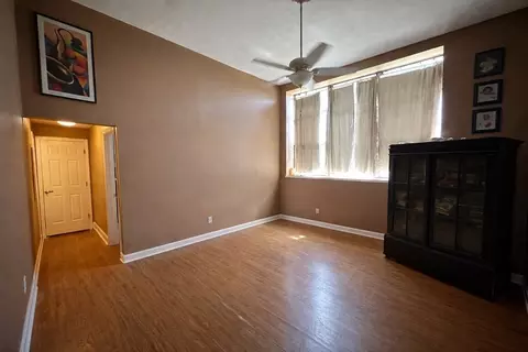 90 Mckinstry Ave #106, Chicopee, MA 01013