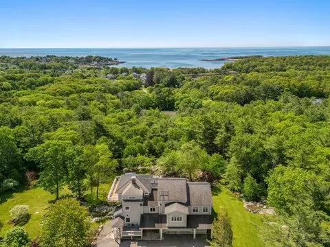 602 Summer St, Manchester, MA 01944