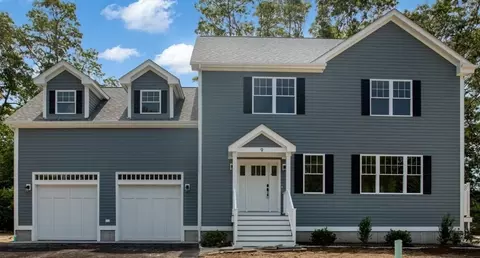 5 Julia Ln, Freetown, MA 02702