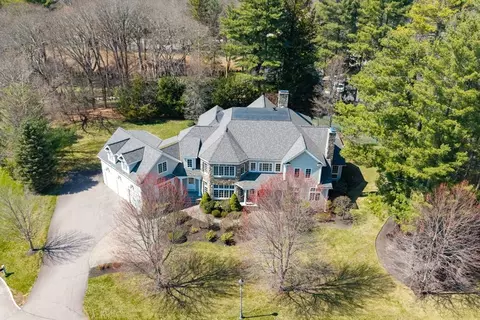 1 Stonefield Ln, Wellesley, MA 02482