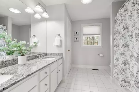 Bath - 190 School St, Acton, MA 01720 photo 2 of 4