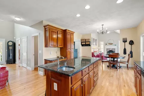 Kitchen - 190 School St, Acton, MA 01720 photo 4 of 6