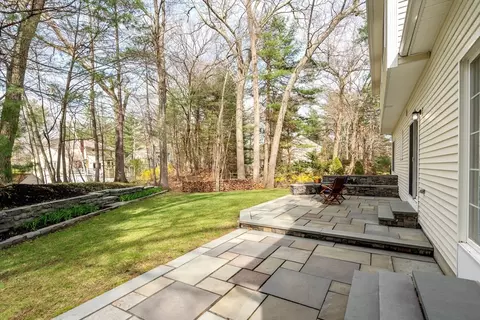 Exterior - 190 School St, Acton, MA 01720 photo 2 of 4