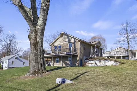200 Narragansett Ave, Lanesborough, MA 01237