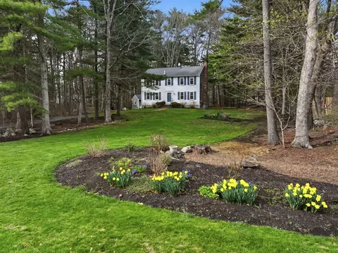 111 Brook Bend Rd, Hanover, MA 02339