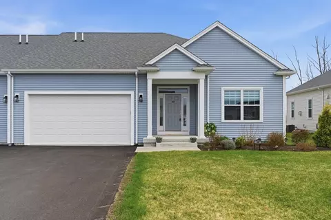 48 Crestwood Cir #26, Whitinsville, MA 01588