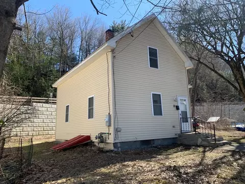 13 River St, Greenfield, MA 01301