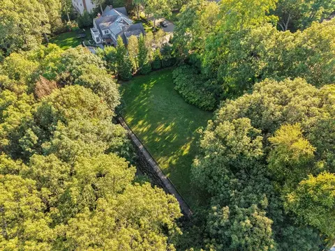 33 Boulder Rd, Wellesley, MA 02481 photo 4