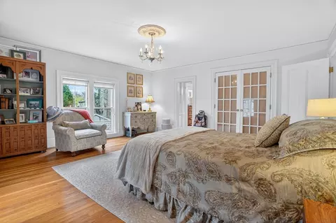 Bedroom - 642 Worcester St, Wellesley, MA 02482 photo 2 of 5