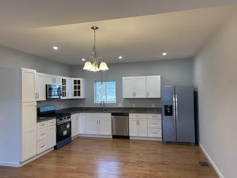 184 Avenue C #M-3, Woonsocket, RI 02895 photo 2