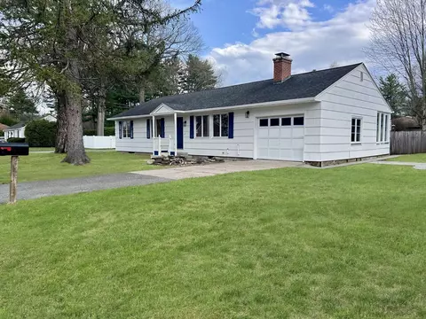 55 Parkerview St, Springfield, MA 01129