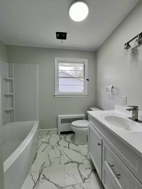 Bath - 55 Parkerview St, Springfield, MA 01129 photo 1 of 1