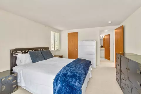 Bedroom - 213 Fells Pond Rd, Mashpee, MA 02649 photo 4 of 6