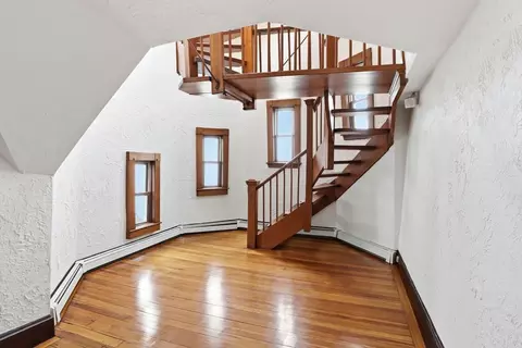 Entry Way - 2 Bluff Rd, Hull, MA 02045 photo 3 of 3