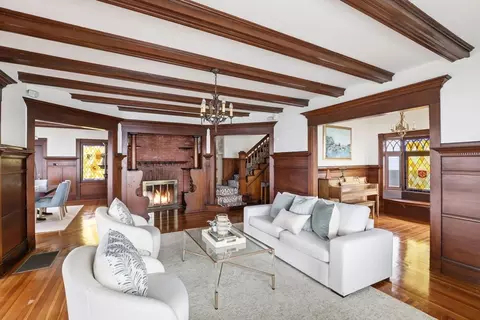 Living - 2 Bluff Rd, Hull, MA 02045 photo 2 of 3