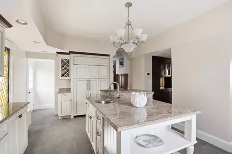 Kitchen - 2 Bluff Rd, Hull, MA 02045 photo 3 of 4