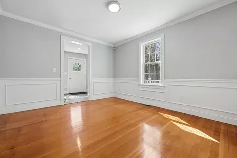 Living - 125 Singletary Ave, Sutton, MA 01590 photo 3 of 3