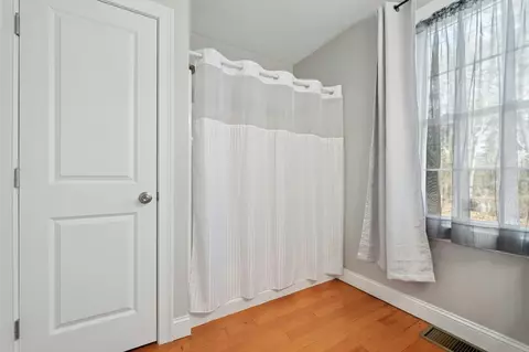 Bath - 125 Singletary Ave, Sutton, MA 01590 photo 1 of 4