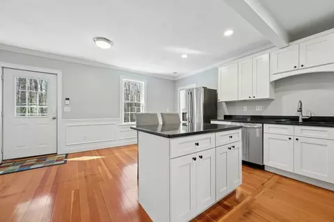 Entry Way - 125 Singletary Ave, Sutton, MA 01590 photo 2 of 5