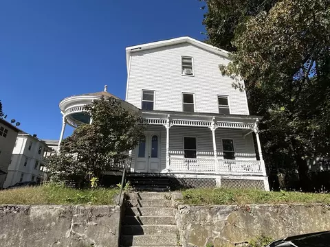 23 Lakewood St, Worcester, MA 01603