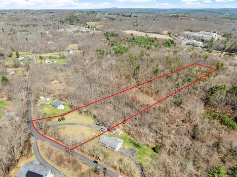 32 Town Farm Rd, North Brookfield, MA 01535