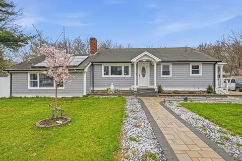 14 Lewis Rd, Randolph, MA 02368
