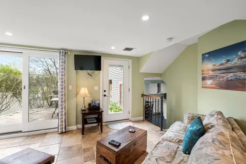 Living - 12 Andrews St, Gloucester, MA 01930 photo 4 of 4