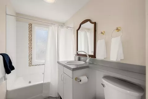 Bath - 12 Andrews St, Gloucester, MA 01930 photo 2 of 5
