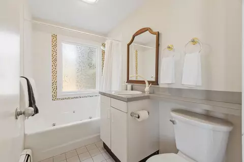 Bath - 12 Andrews St, Gloucester, MA 01930 photo 6 of 6
