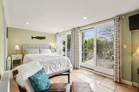 Bedroom - 12 Andrews St, Gloucester, MA 01930 photo 6 of 6