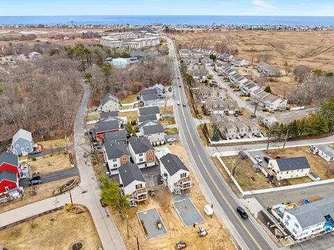 2 Old County Rd #14, Salisbury, MA 01952