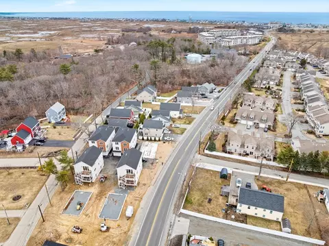 2 Old County Rd #12, Salisbury, MA 01952