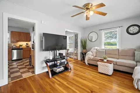 91 Braddock St, Springfield, MA 01109 photo 17