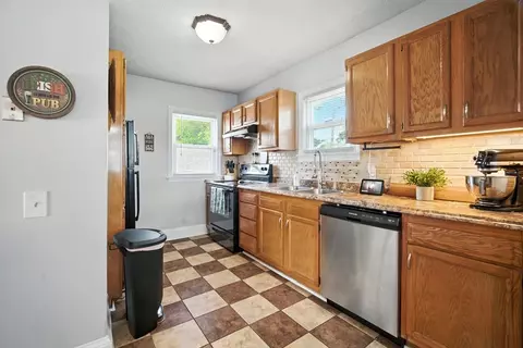 91 Braddock St, Springfield, MA 01109 photo 10