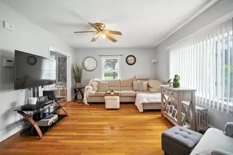 91 Braddock St, Springfield, MA 01109 photo 16