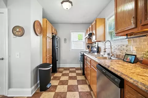 91 Braddock St, Springfield, MA 01109 photo 11