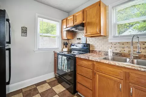 91 Braddock St, Springfield, MA 01109 photo 12