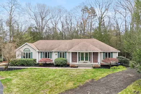 4 Pearl Brook Rd, Southwick, MA 01077