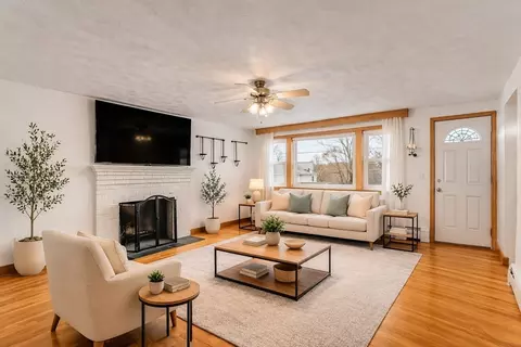 91 Ashcroft St, Dedham, MA 02026 photo 2