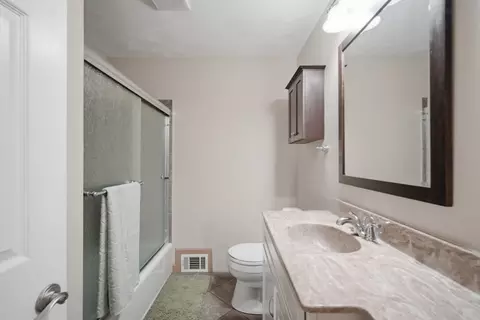 210 Winton St, Springfield, MA 01118 photo 33