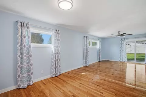 210 Winton St, Springfield, MA 01118 photo 16