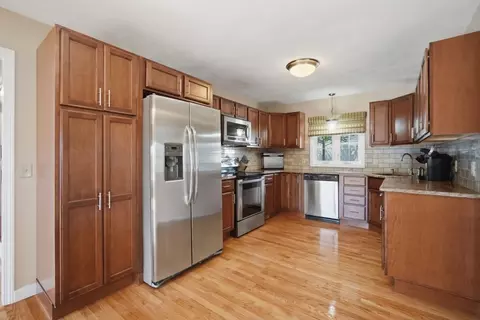 210 Winton St, Springfield, MA 01118 photo 8