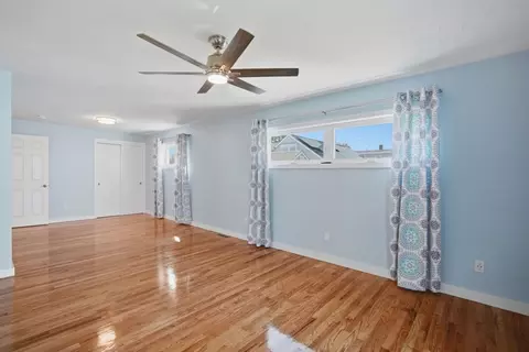 210 Winton St, Springfield, MA 01118 photo 17