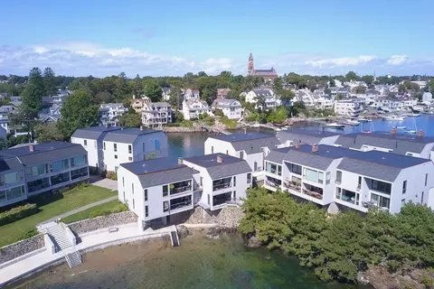 60 Brackett Pl #D, Marblehead, MA 01945