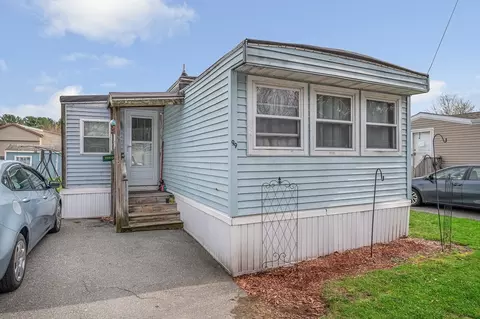 99 Mobile Ave, Chelmsford, MA 01824